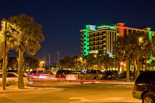 A Guide to Enjoying the Vibrant Clearwater Nightlife Scene